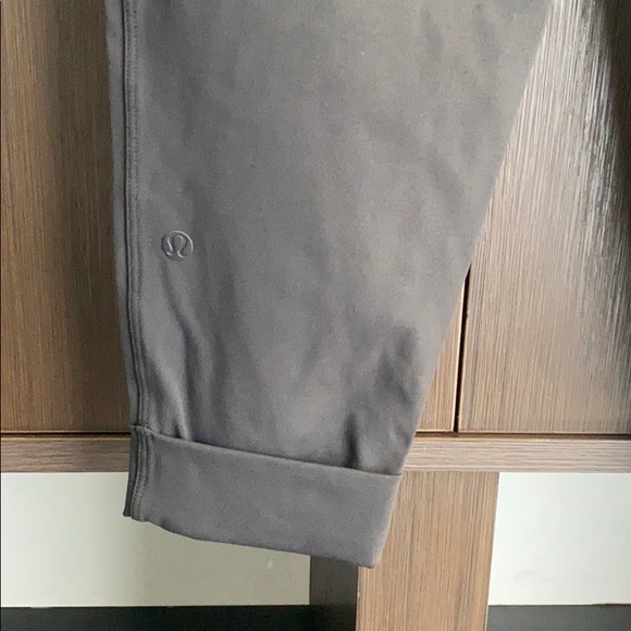 Lululemon Black jogger pants - Picture 4 of 7